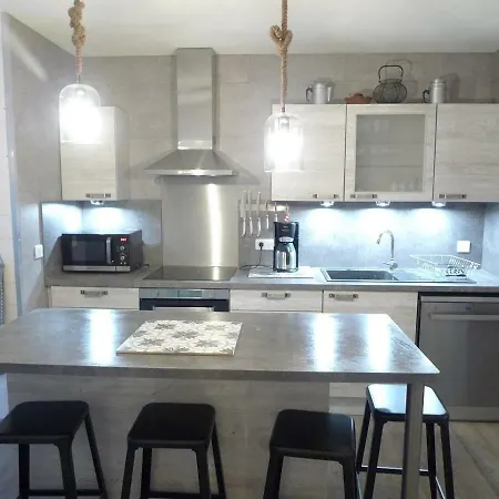 Perce Neige アパート リュス・サン・ソヴァール